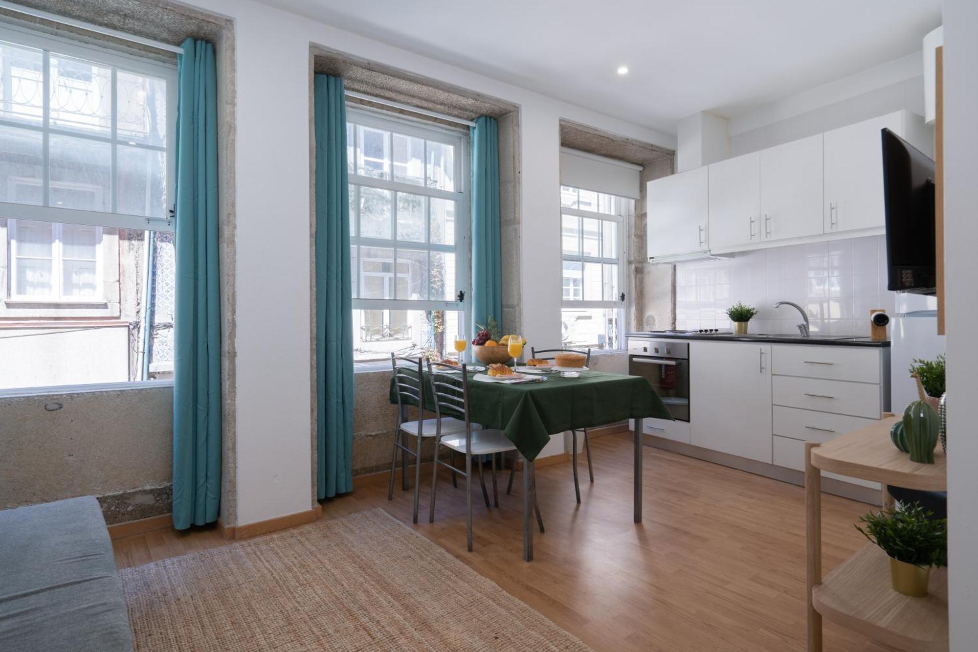 Host Wise - Colorful Fresh Flats - Batalha Apartment Porto Bilik gambar